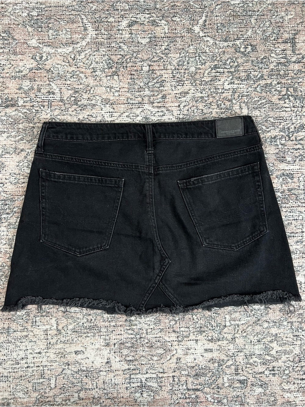 American Eagle Black Denim Mini Skirt Women’s Size 12 Button Fly Raw Hem - Picture 7 of 12